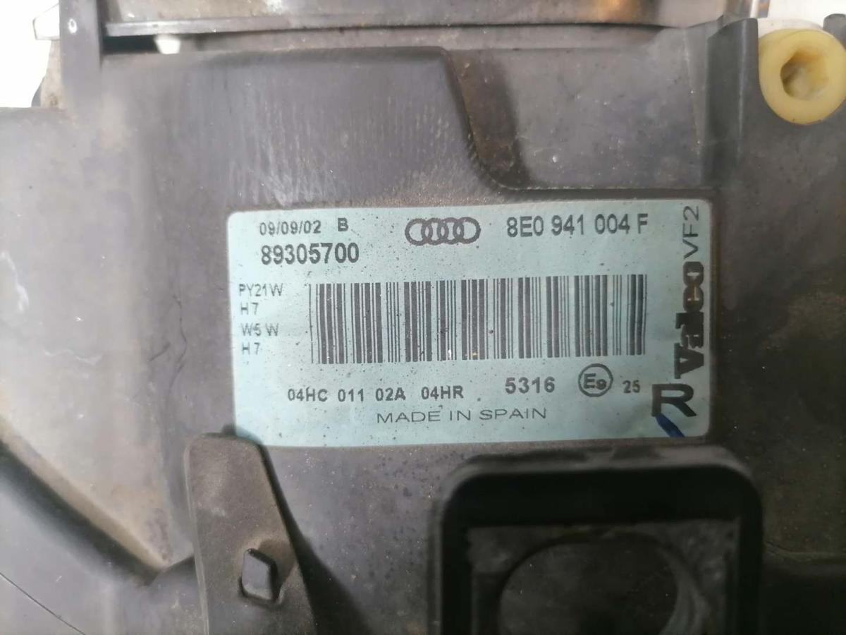 Audi A4 8E B6 original Scheinwerfer vorn rechts Halogen Bj.2002